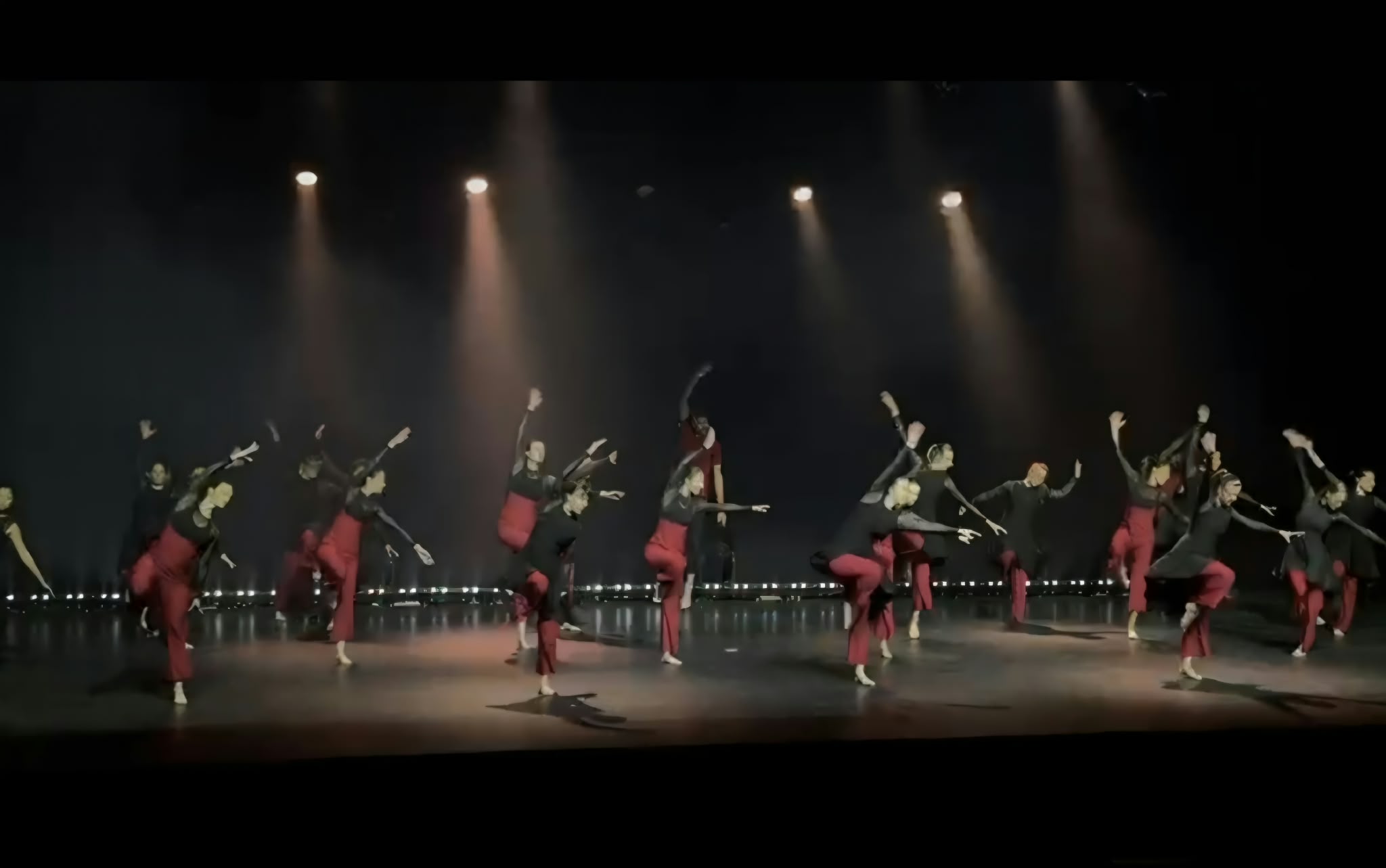 La danse contemporaine pour commencer ?